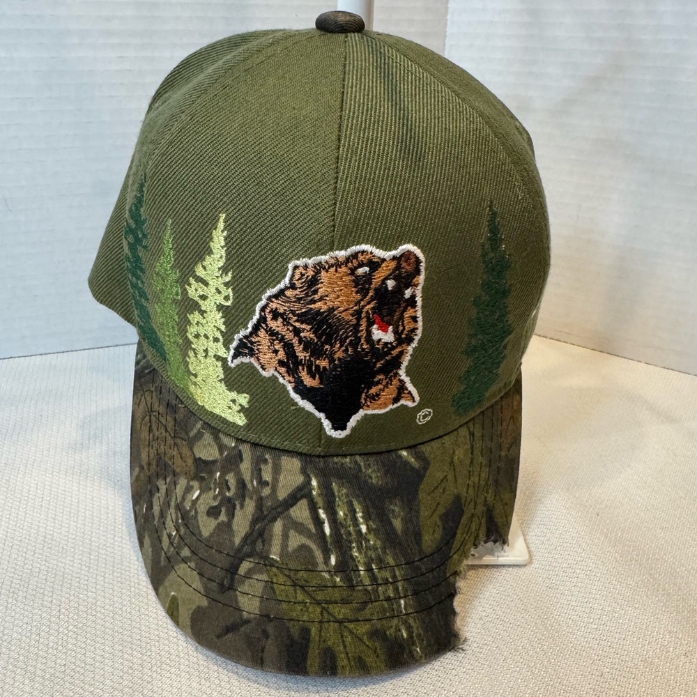 EUC SantoCap Designed by Fairridge Yellowstone Adj Cap Hat Army Green Bear Trees